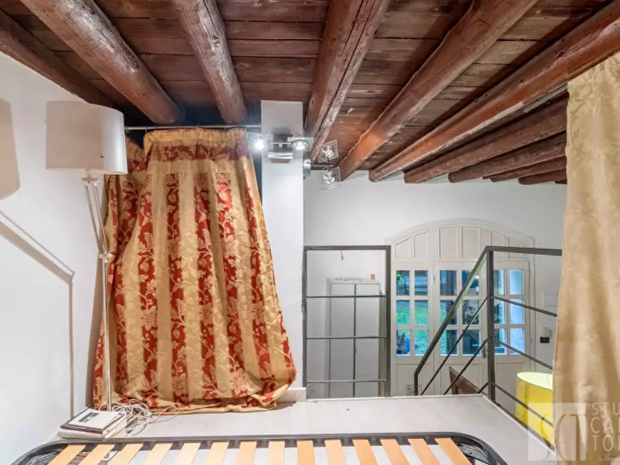 Immagine 15 di Loft/Open space in vendita  in Alzaia Naviglio Grande, 46 a Milano