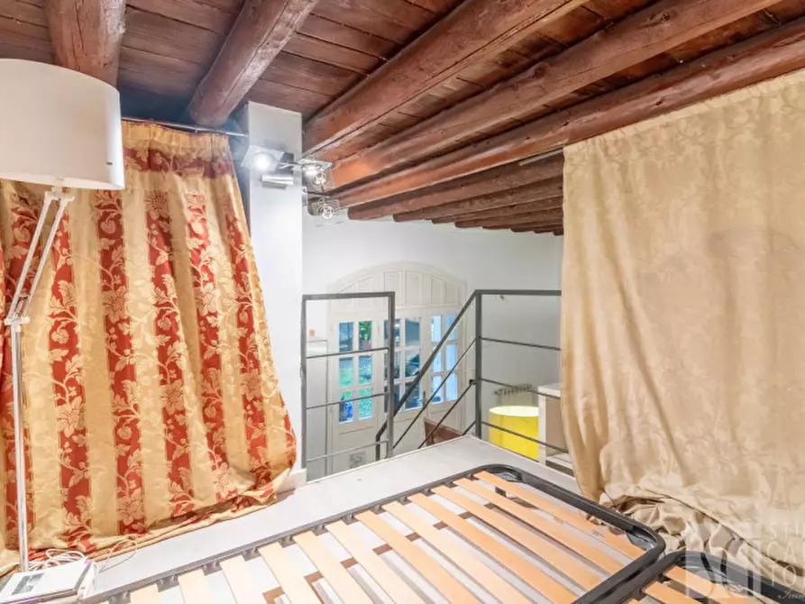 Immagine 16 di Loft/Open space in vendita  in Alzaia Naviglio Grande, 46 a Milano