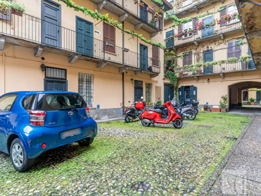 Immagine 22 di Loft/Open space in vendita  in Alzaia Naviglio Grande, 46 a Milano