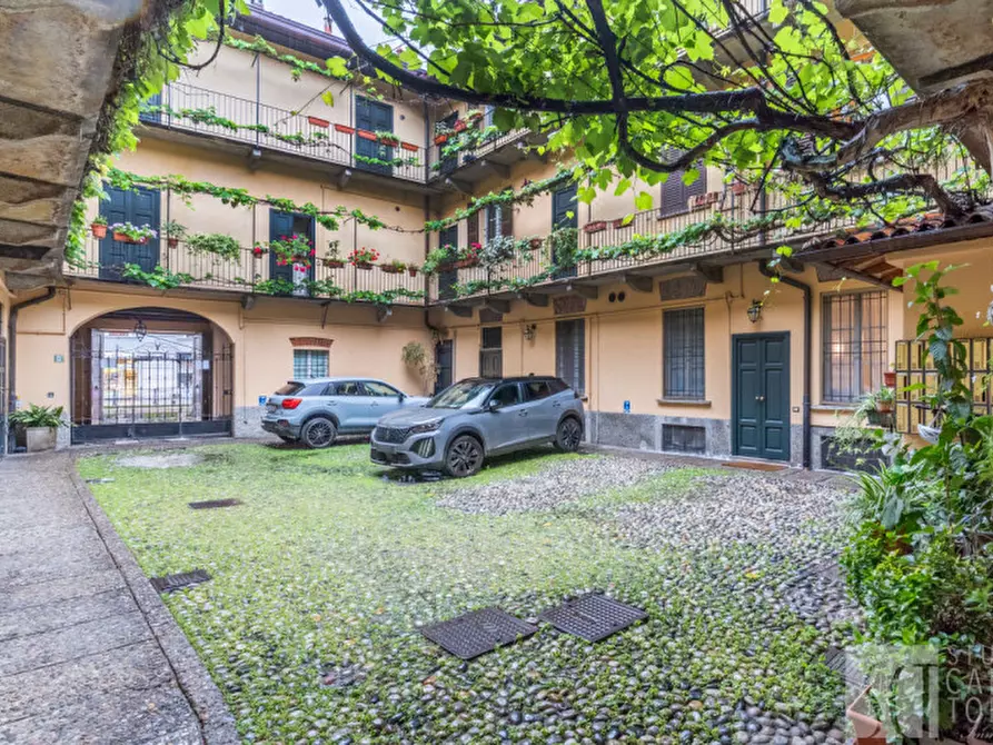 Immagine 23 di Loft/Open space in vendita  in Alzaia Naviglio Grande, 46 a Milano