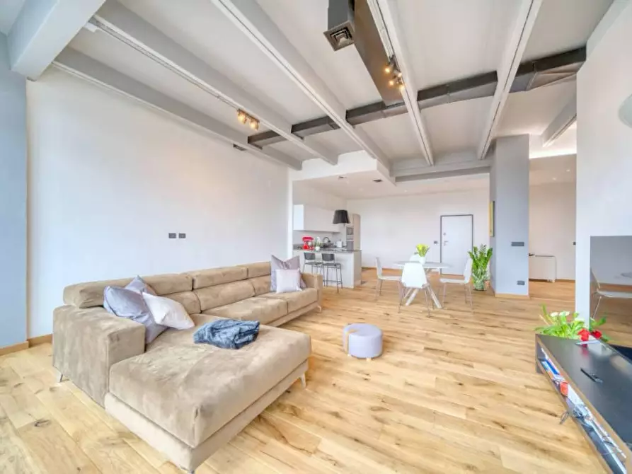 Immagine 11 di Loft/Open space in vendita  in Corso Svizzera n. 185 a Torino