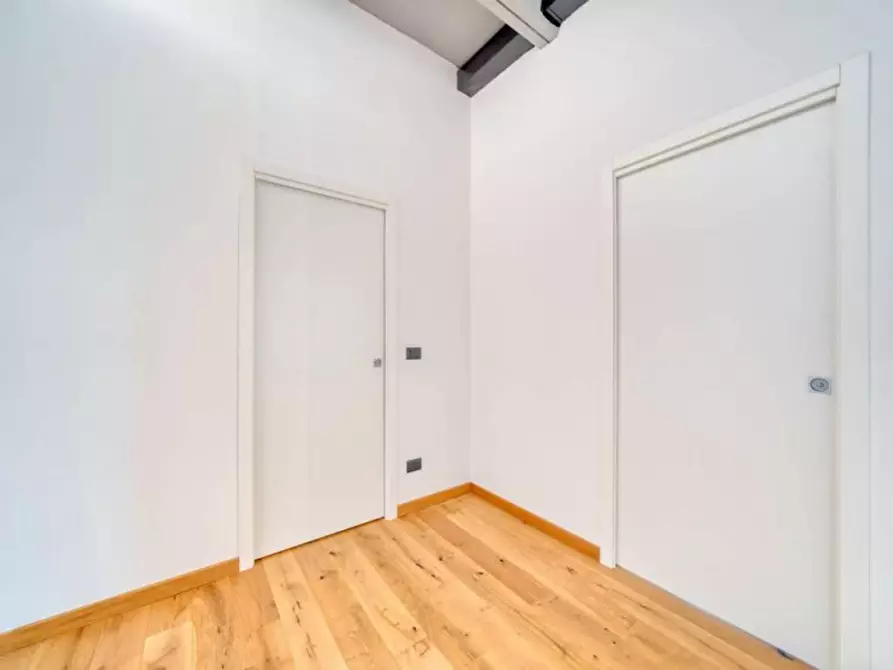 Immagine 13 di Loft/Open space in vendita  in Corso Svizzera n. 185 a Torino