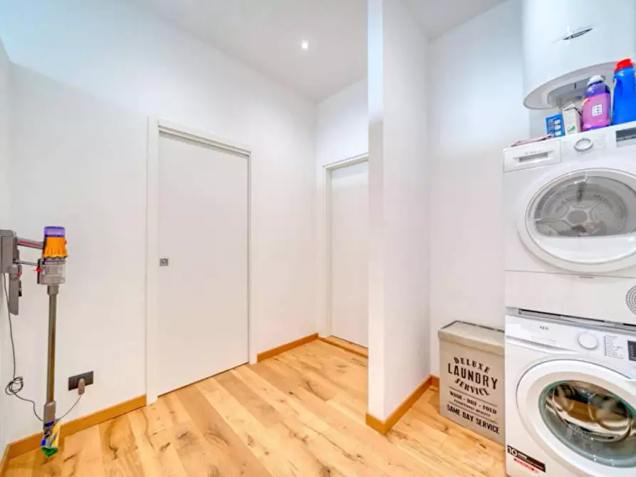 Immagine 15 di Loft/Open space in vendita  in Corso Svizzera n. 185 a Torino