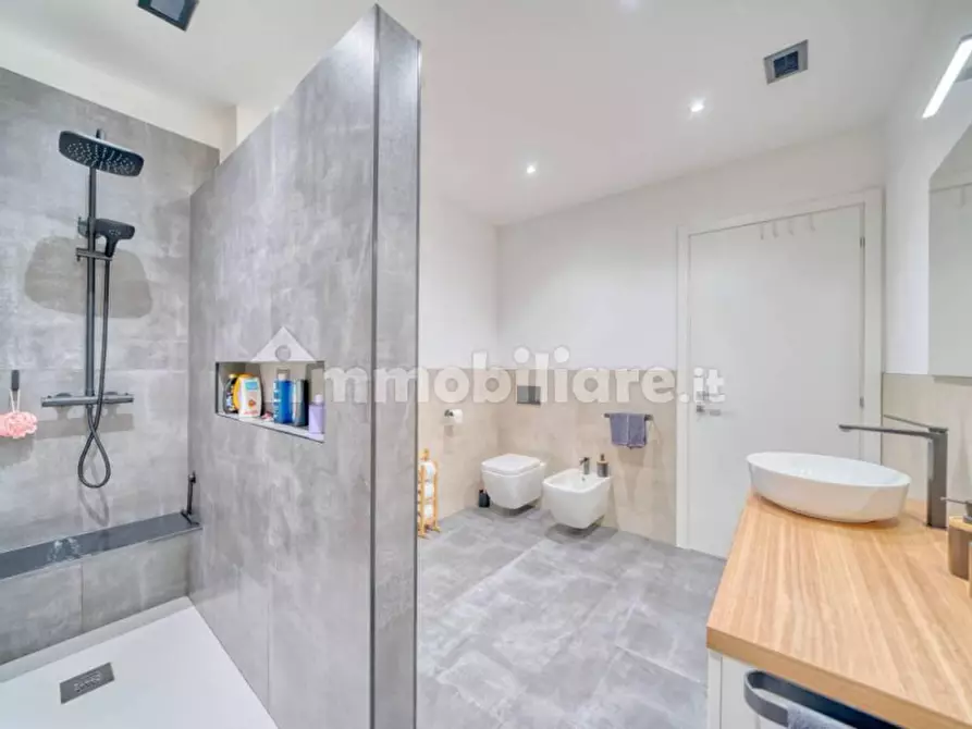 Immagine 22 di Loft/Open space in vendita  in Corso Svizzera n. 185 a Torino