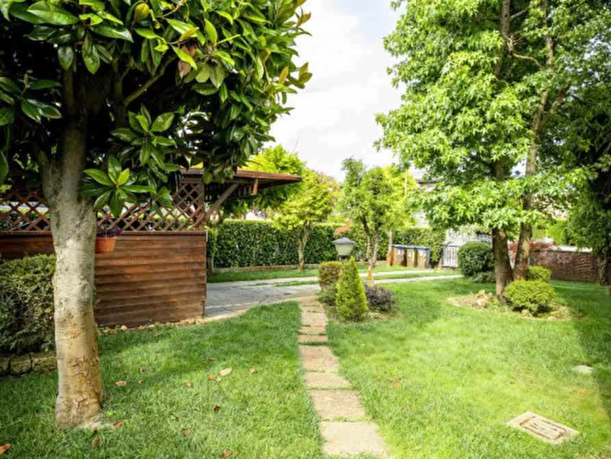 Immagine 20 di Casa quadrifamiliare in vendita  a Campolongo Maggiore