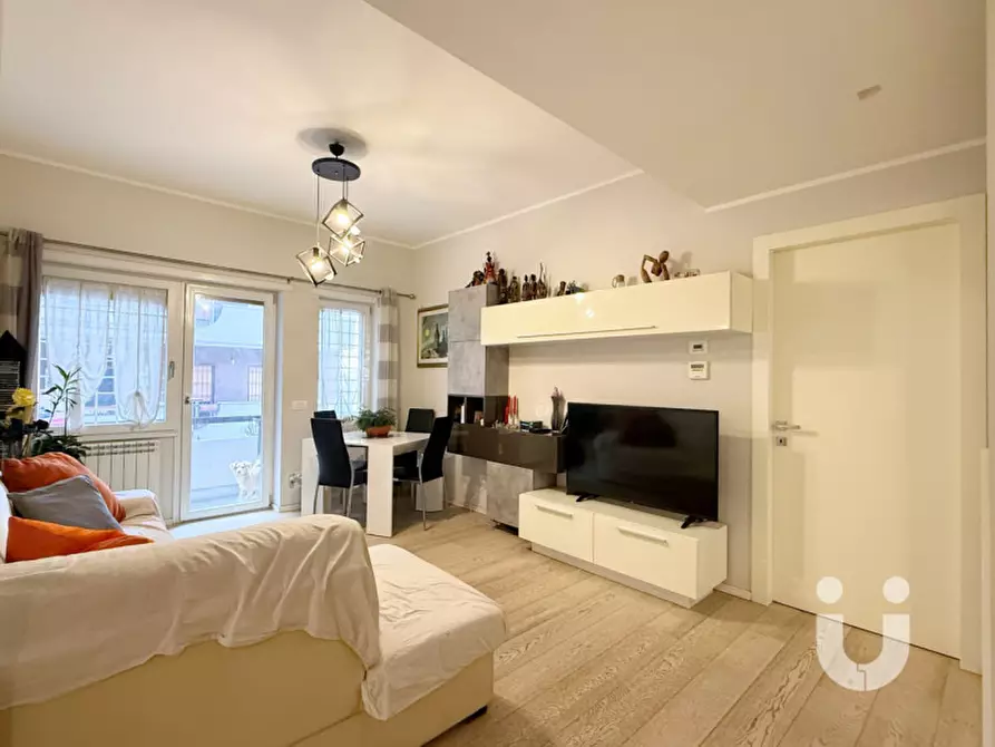 Immagine 4 di Appartamento in vendita  in Via Prospero Alpino a Roma