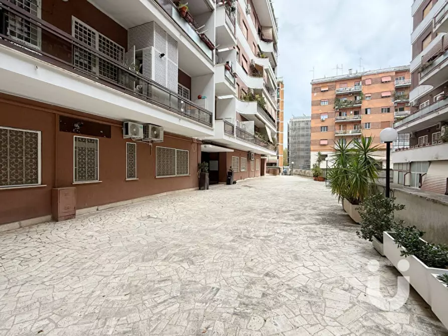 Immagine 14 di Appartamento in vendita  in Via Prospero Alpino a Roma