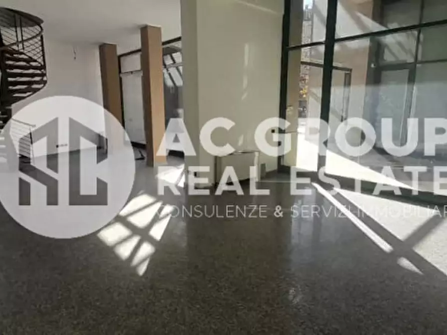 Immagine 1 di Negozio in vendita  in P.tta Schuster a Saronno