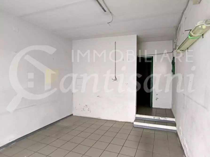 Immagine 3 di Laboratorio in vendita  in Via Circondaria a Firenze