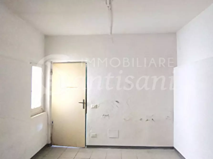 Immagine 16 di Laboratorio in vendita  in Via Circondaria a Firenze