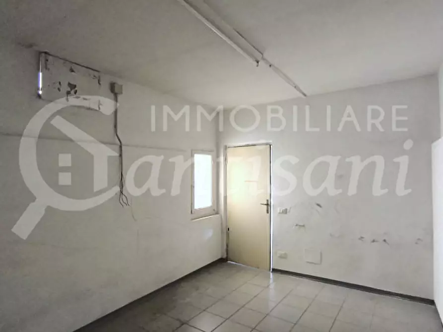 Immagine 19 di Laboratorio in vendita  in Via Circondaria a Firenze