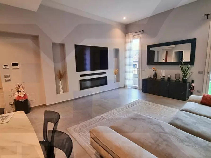 Immagine 4 di Appartamento in vendita  in via baracca a Lugo