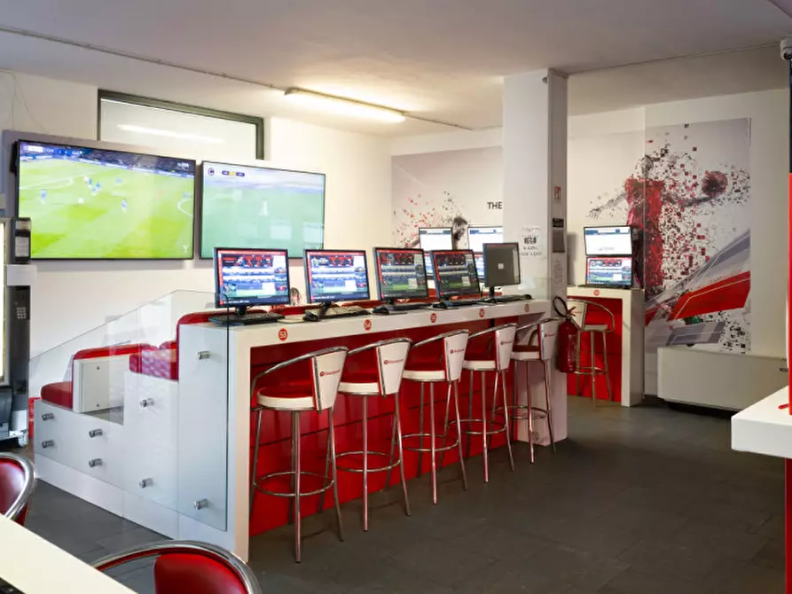 Immagine 5 di Attività commerciale in vendita  in via Raffaele Sanzio 34 a Orzinuovi