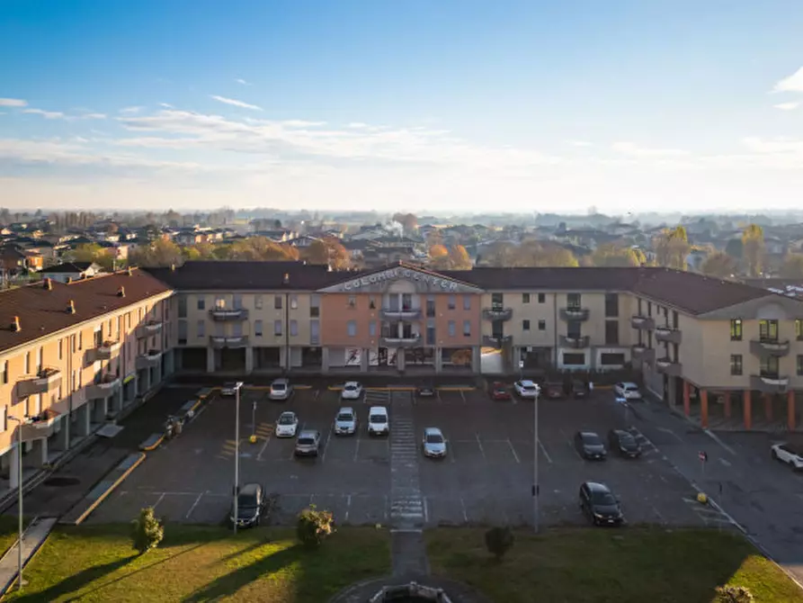 Immagine 8 di Attività commerciale in vendita  in via Raffaele Sanzio 34 a Orzinuovi