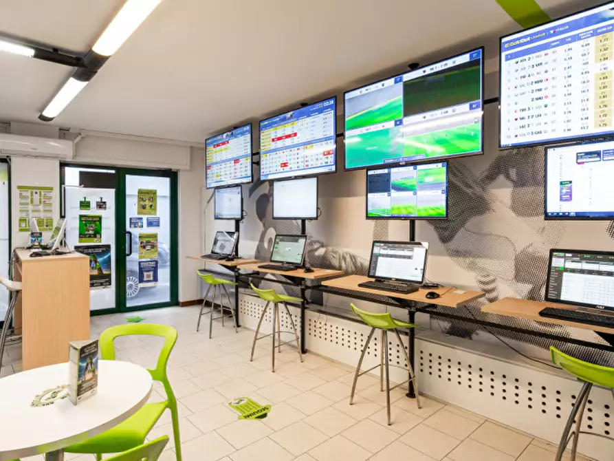 Immagine 3 di Attività commerciale in vendita  in Via San Faustino 8 a Manerbio