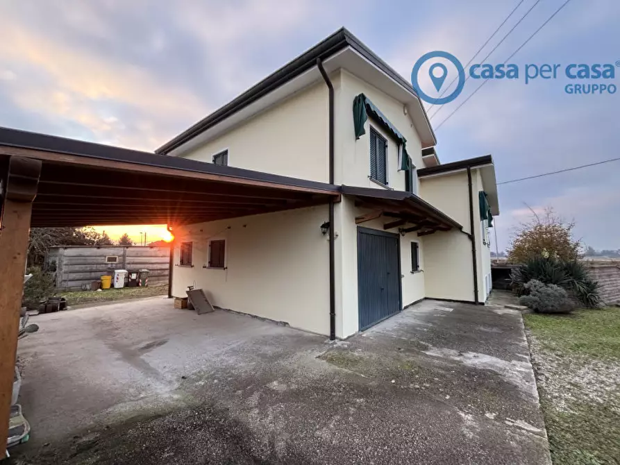 Immagine 23 di Villa in vendita  a Rovigo