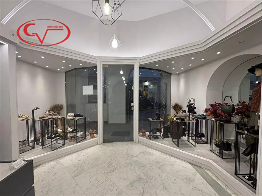 Immagine 3 di Negozio in affitto  in Centro a Terranuova Bracciolini
