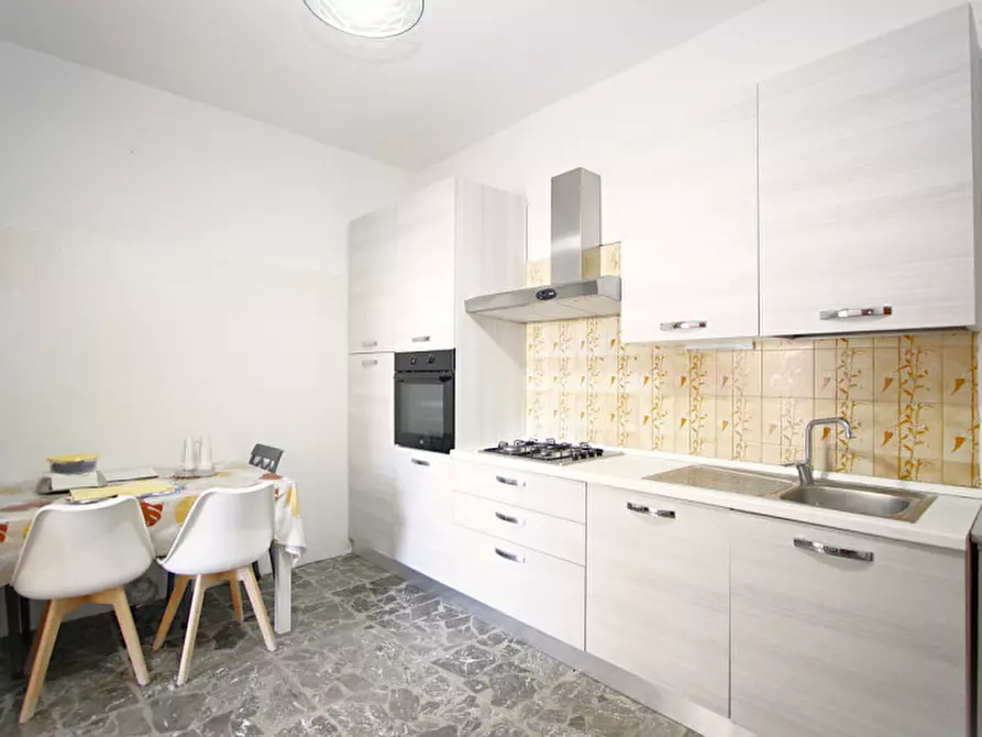 Immagine 25 di Casa bifamiliare in vendita  in Via Pastrengo a Matino