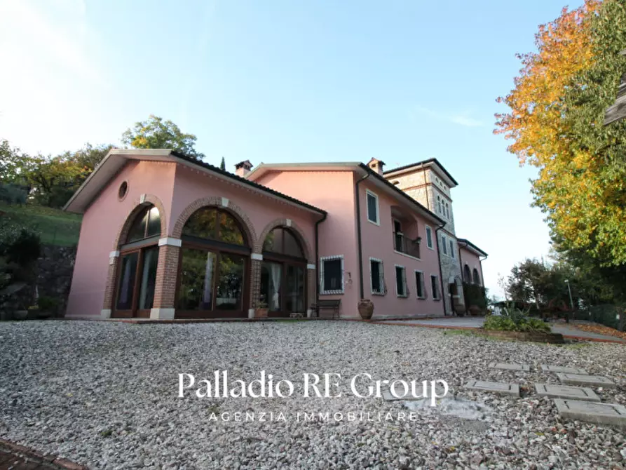 Immagine 1 di Casa bifamiliare in vendita  in Strada delle maddalene a Vicenza