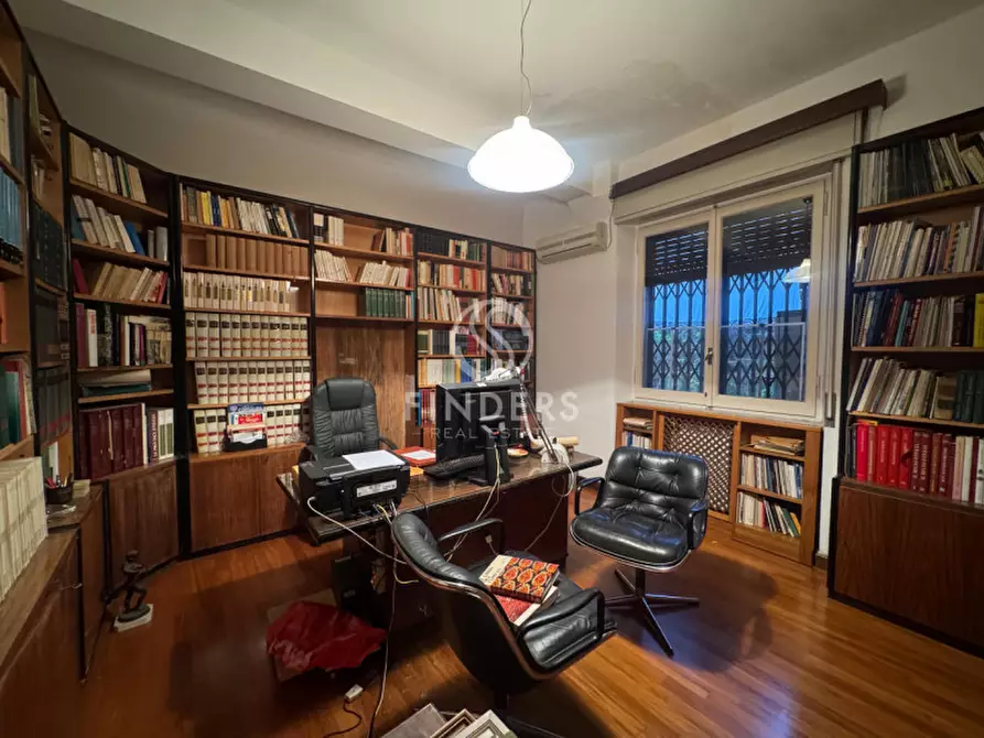 Immagine 11 di Appartamento in vendita  in Via Rausei a Reggio Di Calabria