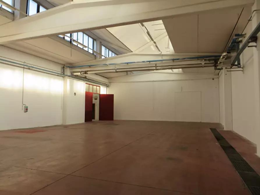 Immagine 1 di Capannone industriale in vendita  in via lago di levico a Schio