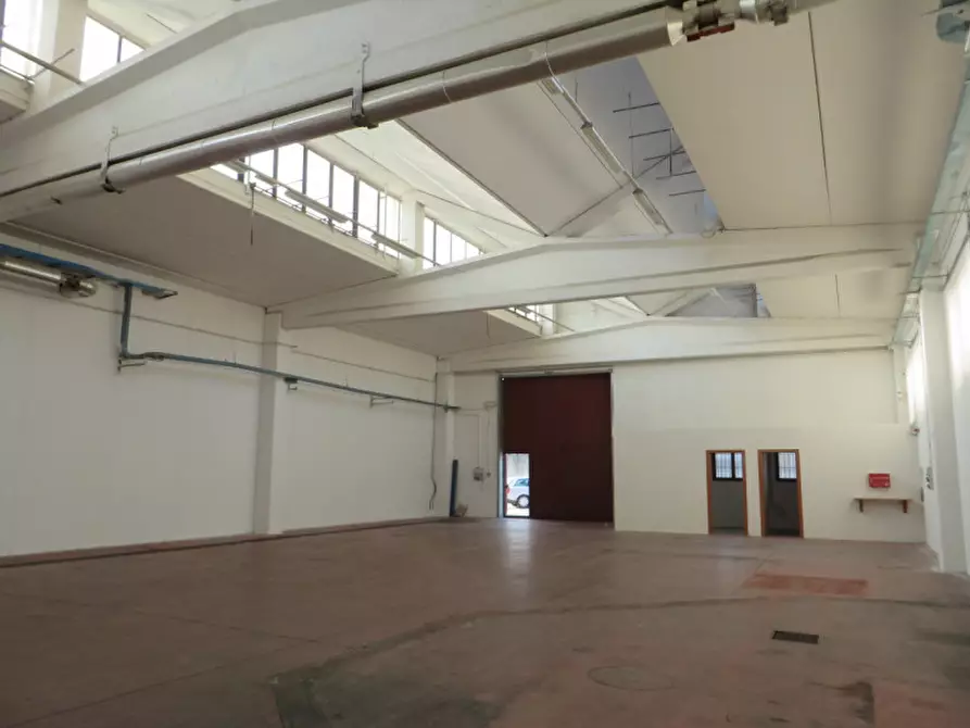 Immagine 11 di Capannone industriale in vendita  in via lago di levico a Schio