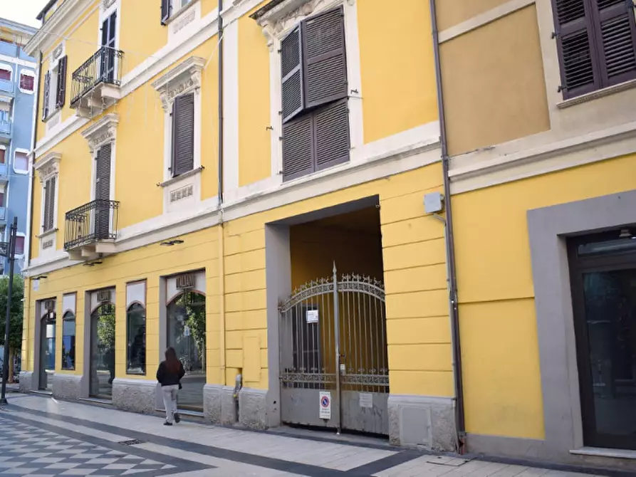 Immagine 4 di Negozio in vendita  in VIA C. BATTISTI a Pescara