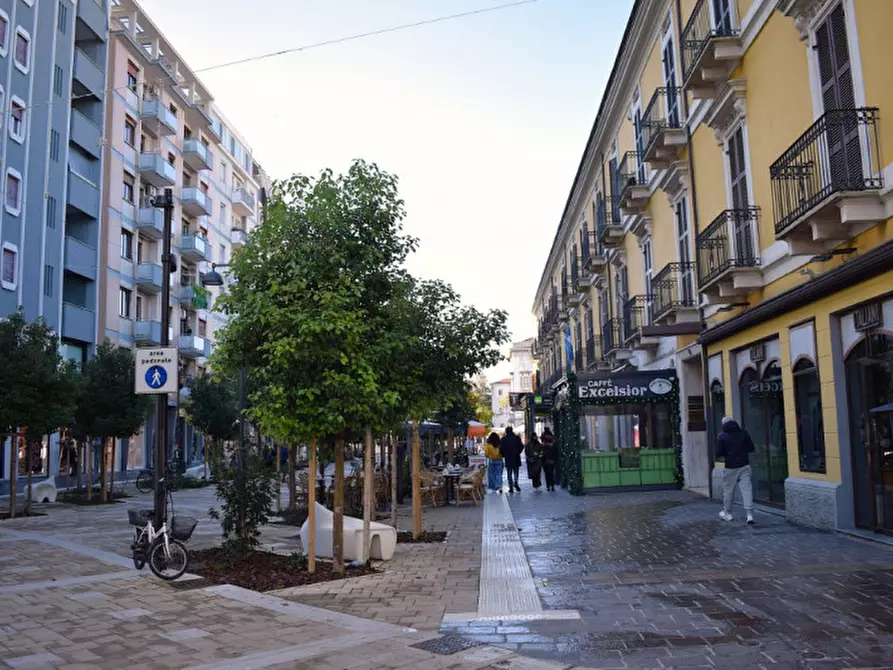 Immagine 7 di Negozio in vendita  in VIA C. BATTISTI a Pescara