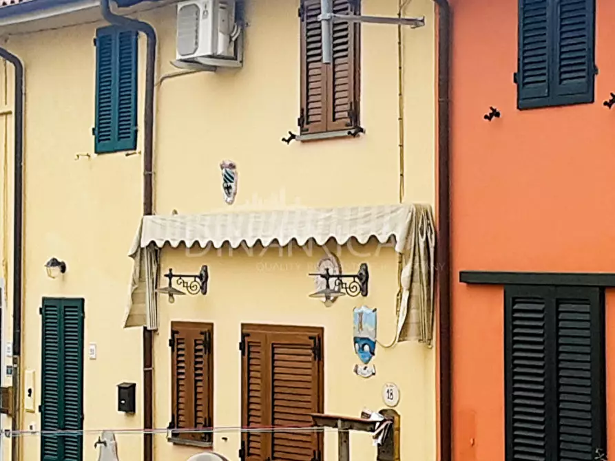 Immagine 2 di Villetta a schiera in vendita  a San Giuliano Terme