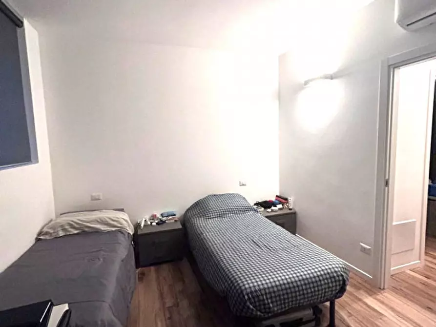 Immagine 11 di Appartamento in vendita  in Via Salasco a Milano