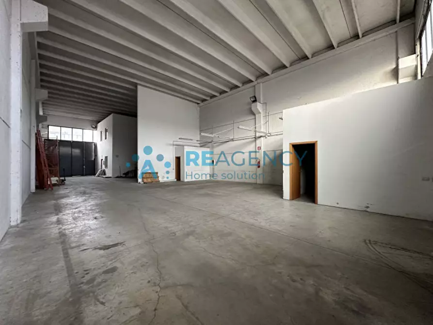 Immagine 1 di Capannone industriale in affitto  a Altavilla Vicentina