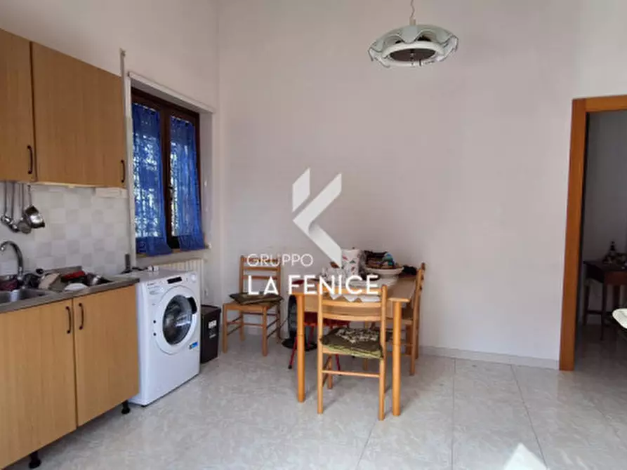 Immagine 12 di Appartamento in vendita  in via Evola a Locorotondo