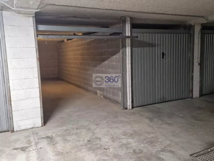 Immagine 2 di Garage in vendita  in Via Guglielmo Marconi a Cellatica