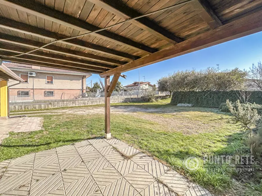 Immagine 2 di Casa bifamiliare in vendita  in Via Ponzilovo a Zevio