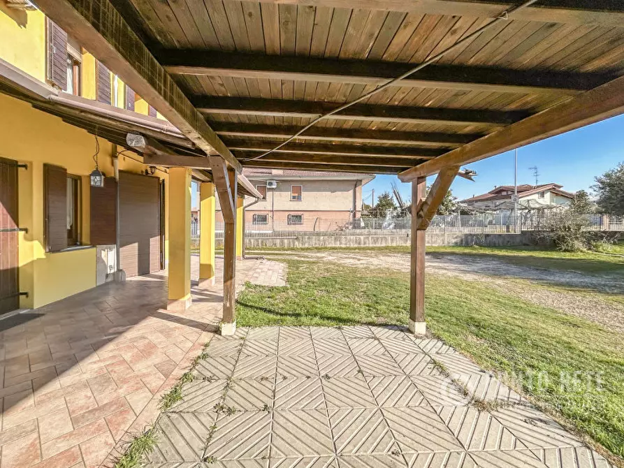 Immagine 3 di Casa bifamiliare in vendita  in Via Ponzilovo a Zevio