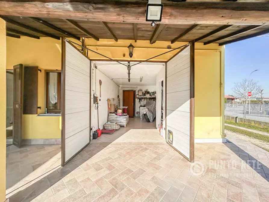 Immagine 49 di Casa bifamiliare in vendita  in Via Ponzilovo a Zevio