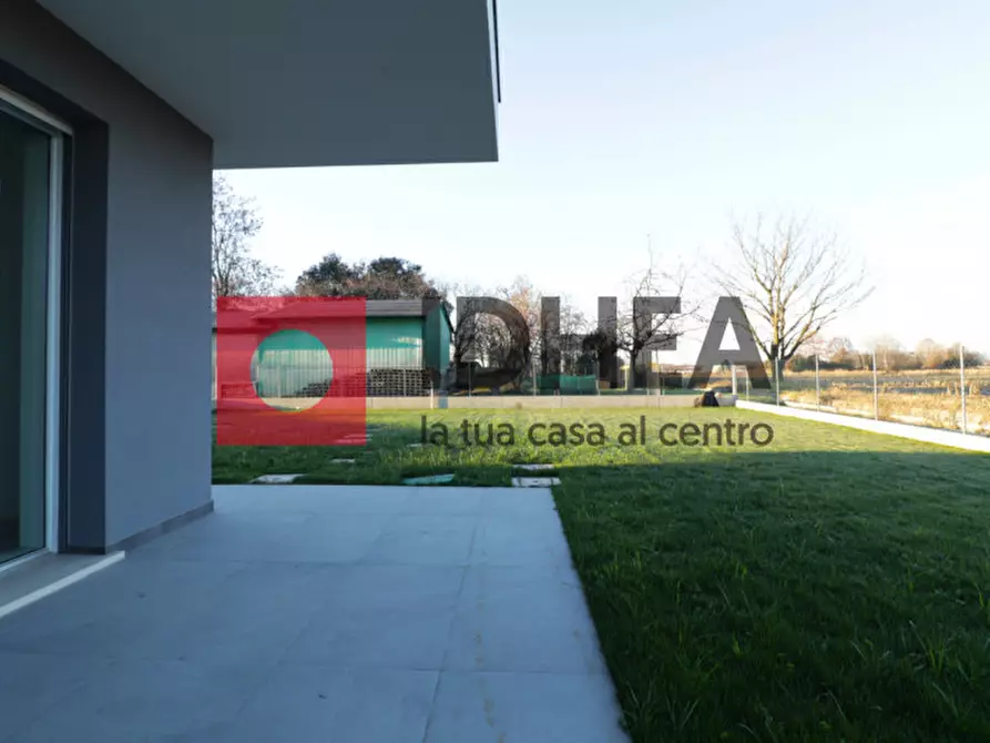 Immagine 1 di Casa bifamiliare in affitto  in Via Feltrina a Montebelluna