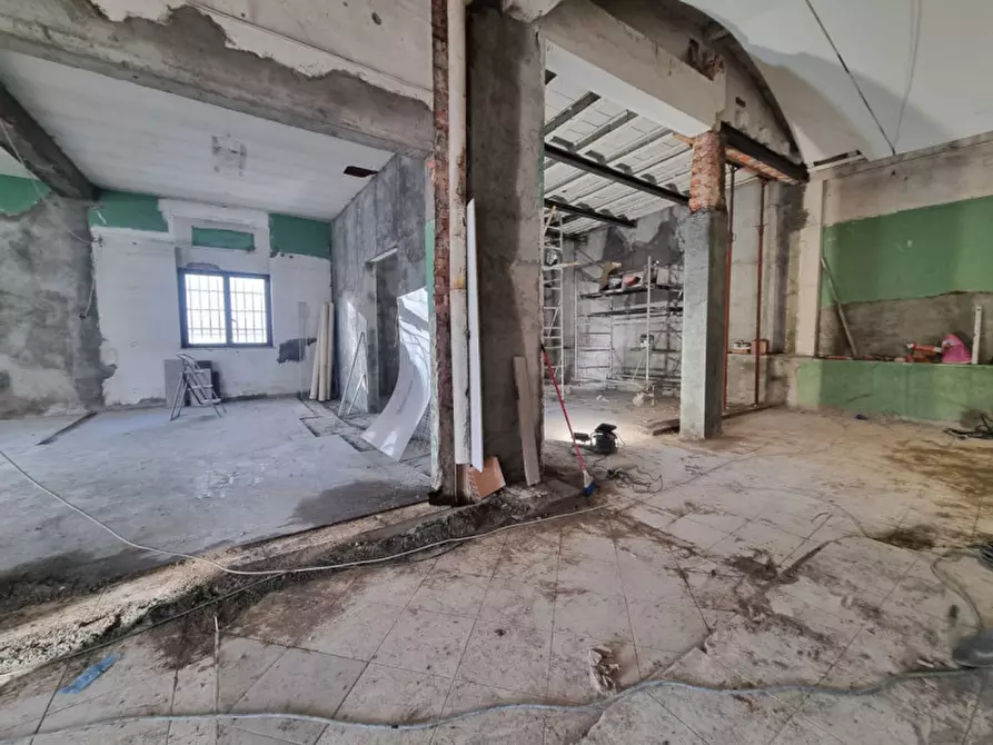 Immagine 10 di Negozio in affitto  in VIA PISTOIESE a Firenze