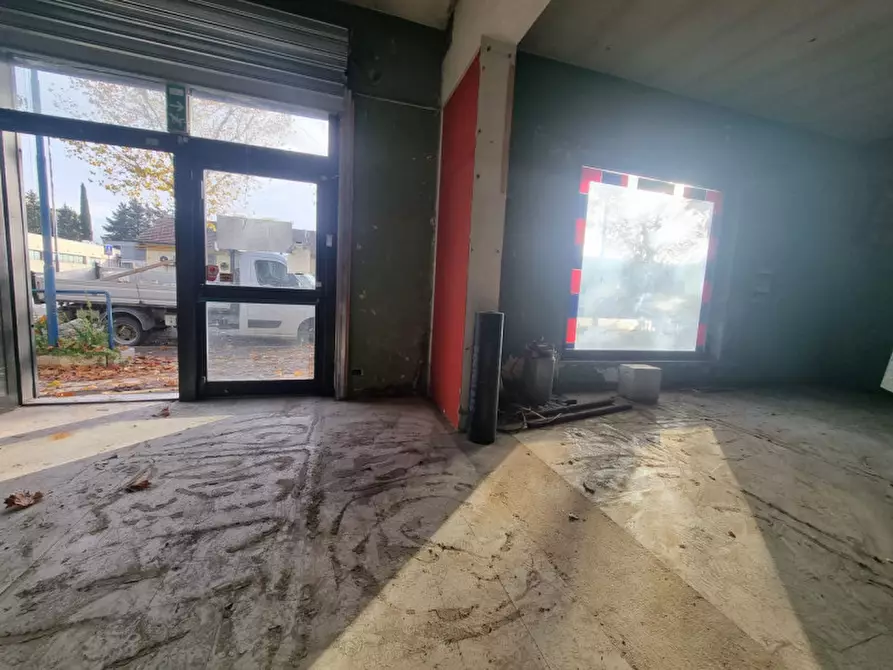 Immagine 11 di Negozio in affitto  in VIA PISTOIESE a Firenze