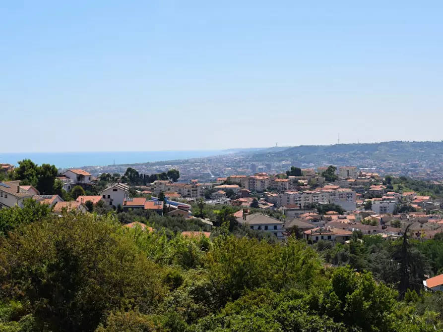 Immagine 7 di Appartamento in vendita  in Strada Colle Scorrano, 52 a Pescara