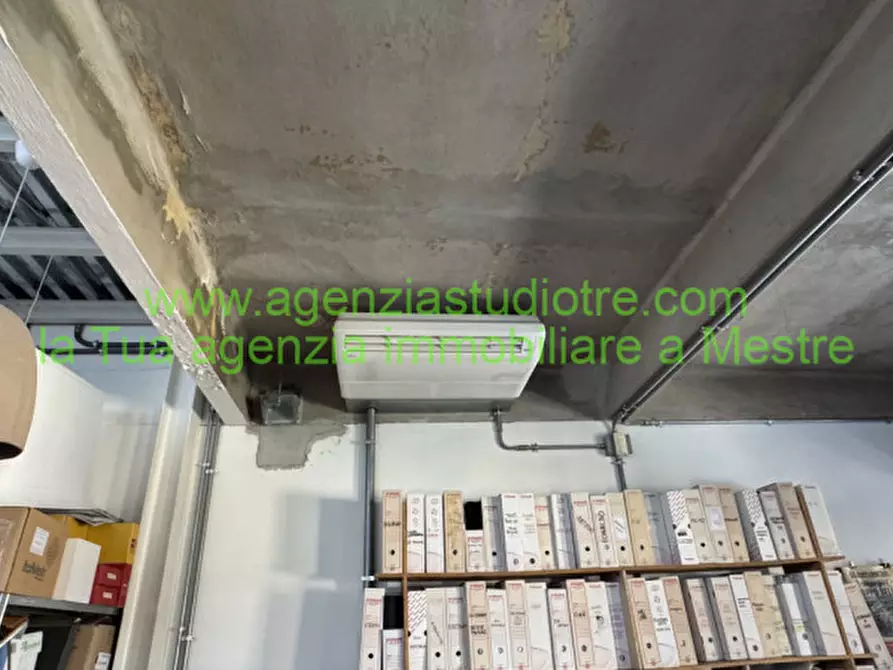 Immagine 9 di Ufficio in vendita  in Via Banchina dell'Azoto a Venezia