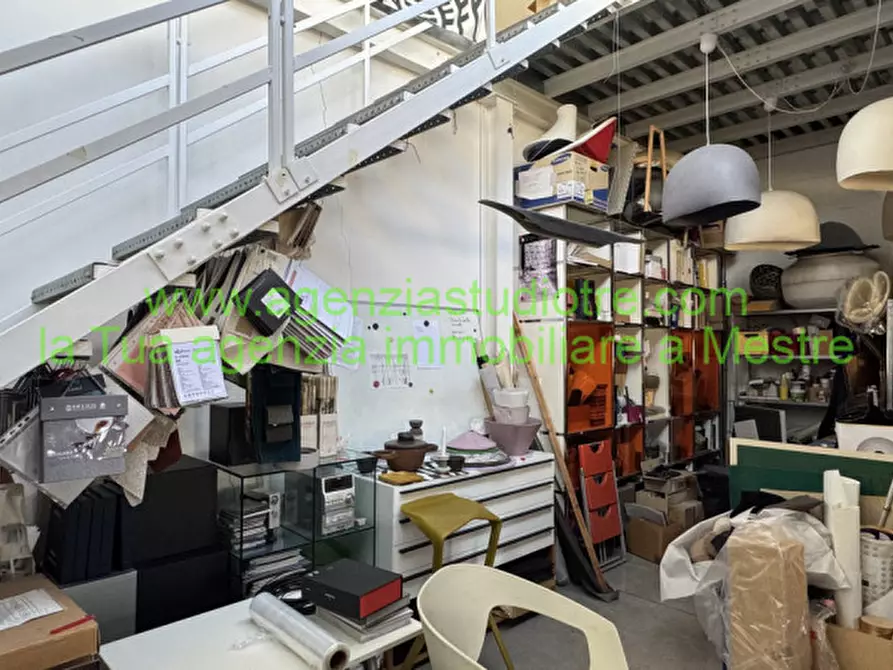 Immagine 12 di Ufficio in vendita  in Via Banchina dell'Azoto a Venezia