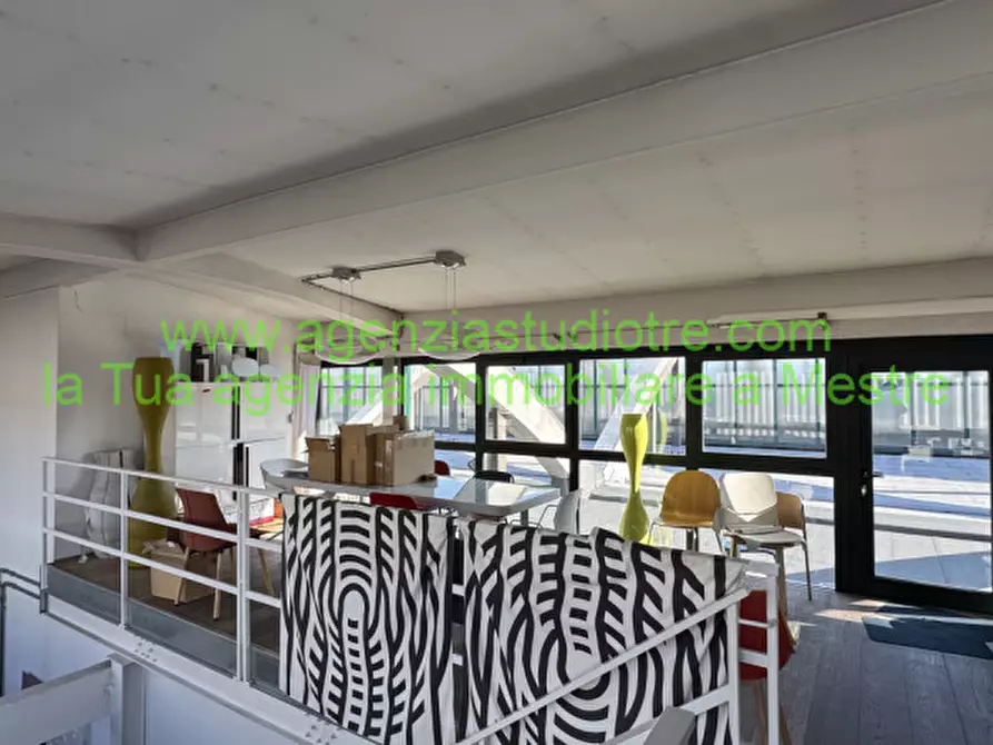 Immagine 17 di Ufficio in vendita  in Via Banchina dell'Azoto a Venezia