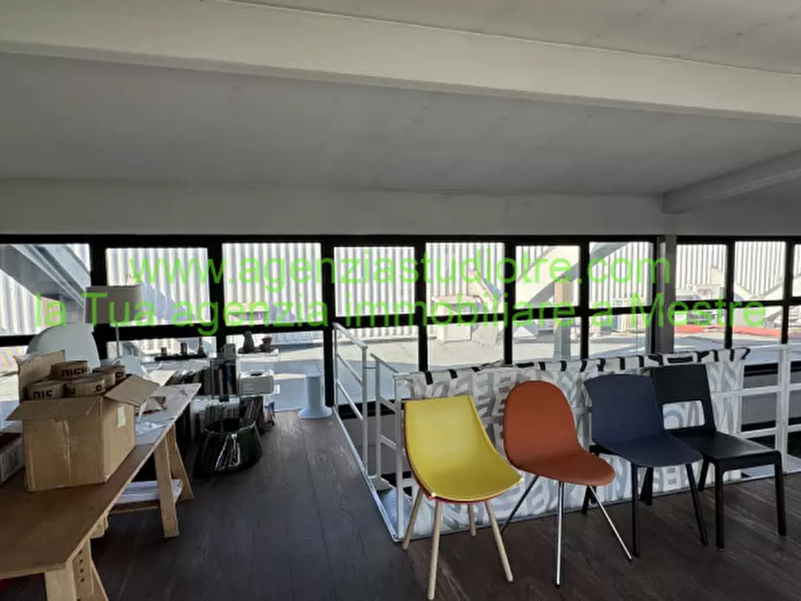 Immagine 21 di Ufficio in vendita  in Via Banchina dell'Azoto a Venezia