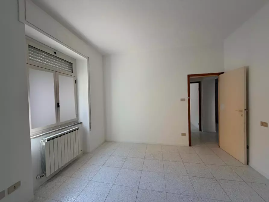 Immagine 5 di Appartamento in vendita  a Senigallia