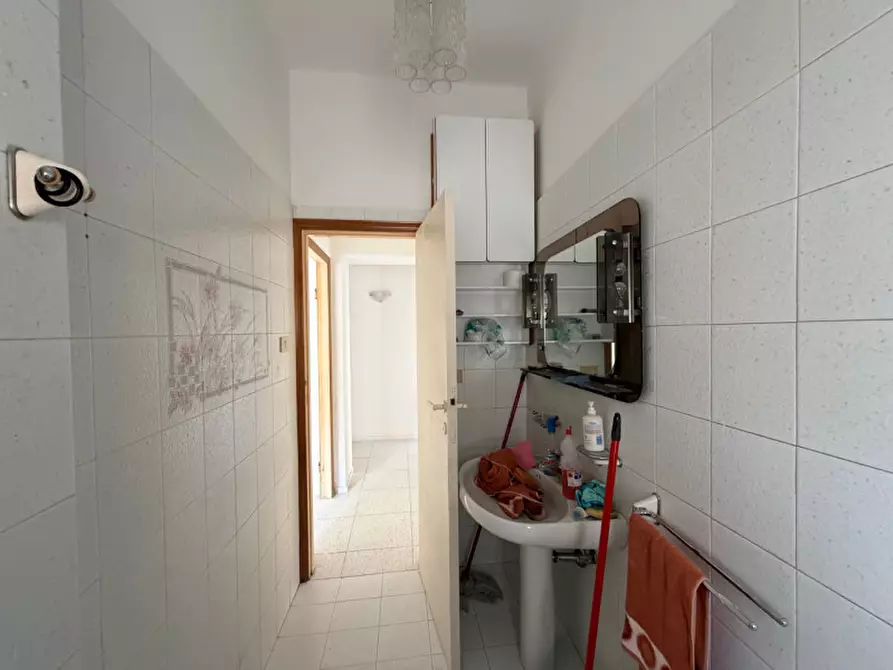 Immagine 12 di Appartamento in vendita  a Senigallia