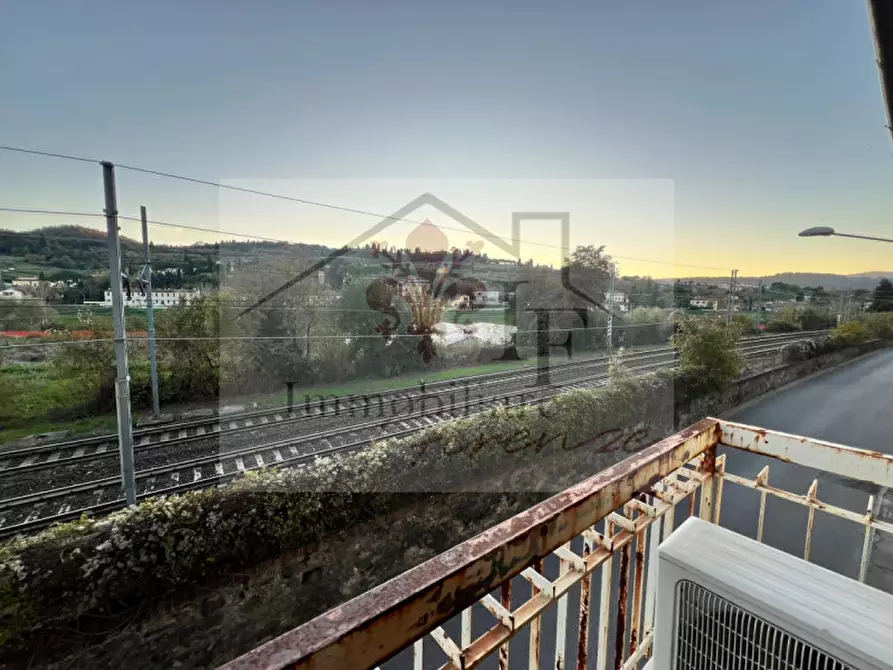 Immagine 23 di Appartamento in vendita  in via Cattani Cavalcanti a Signa