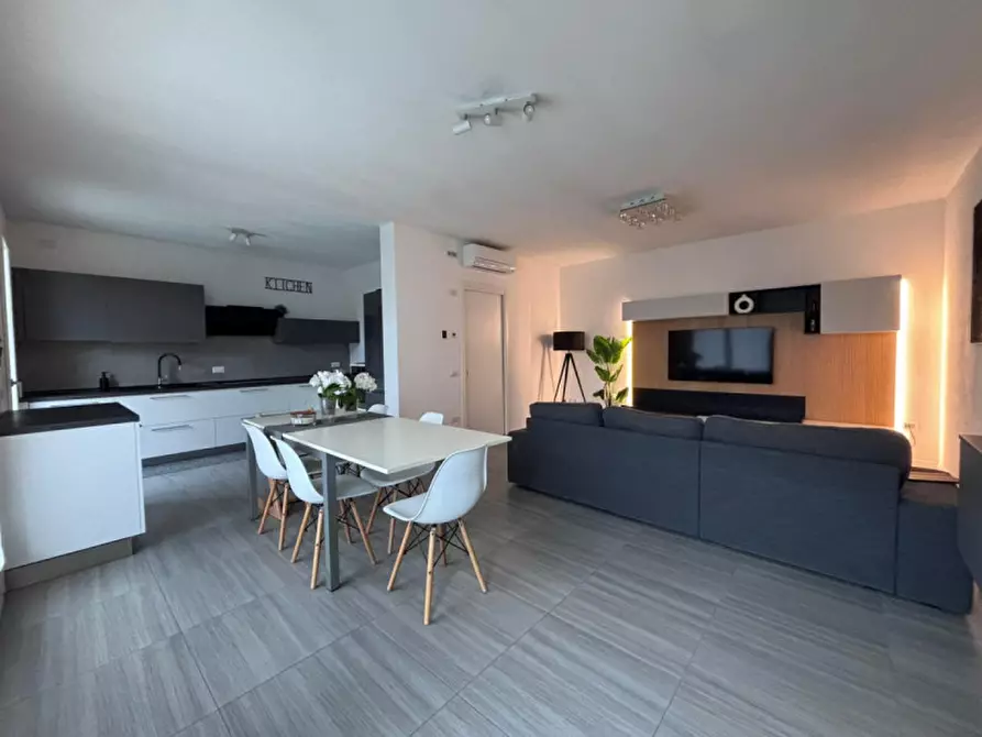 Immagine 1 di Appartamento in vendita  in Via Roma a Rubano