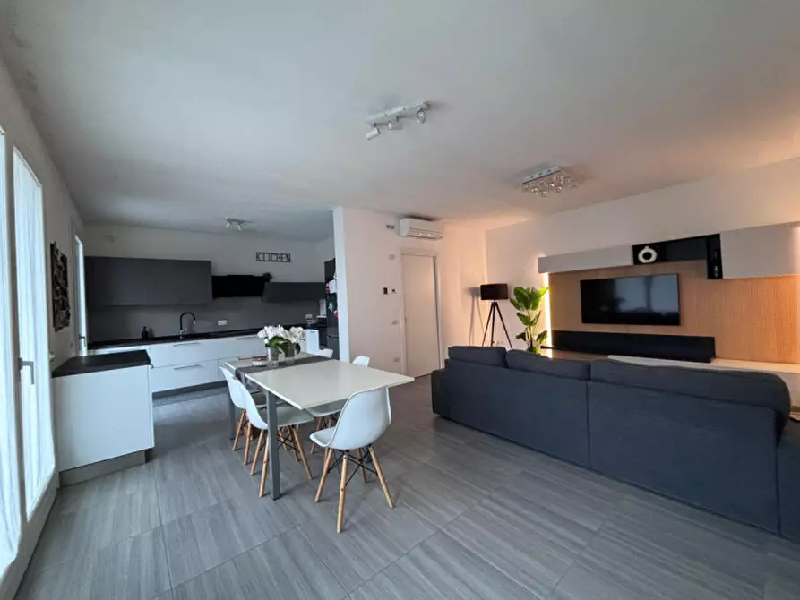 Immagine 2 di Appartamento in vendita  in Via Roma a Rubano