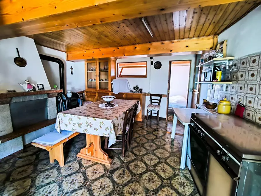 Immagine 3 di Appartamento in vendita  in Cavoleto a Piandimeleto